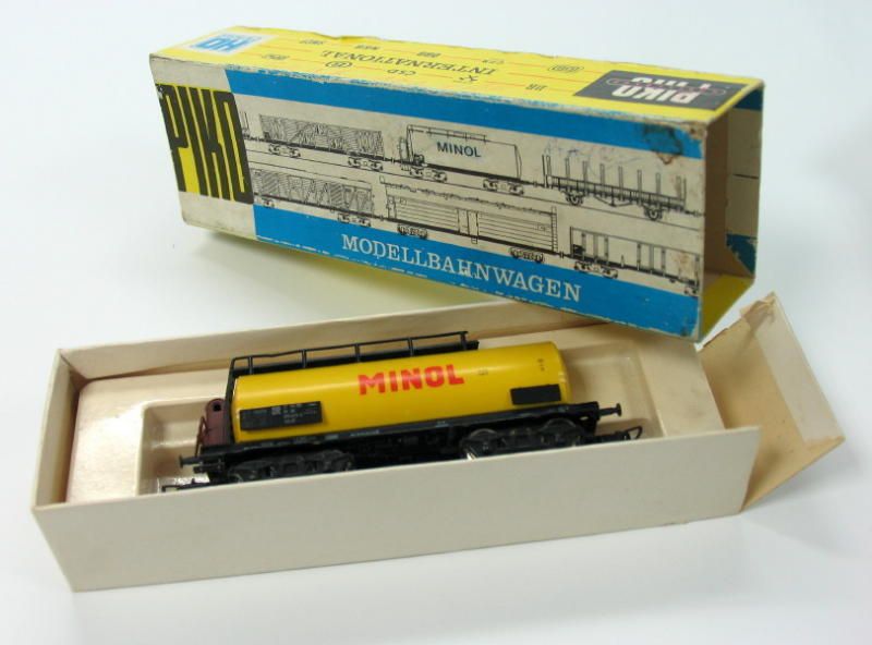 PIKO MODELLBAHN HO GDR BIG MINOL TANK CAR BOX RARE  