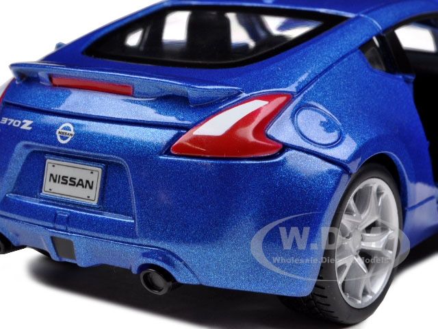 2009 NISSAN 370Z 370 Z BLUE 124 DIECAST MODEL CAR  