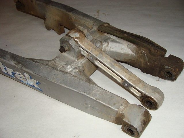 1987 Kawasaki KDX200 Rear Swing Arm Swingarm   Image 03