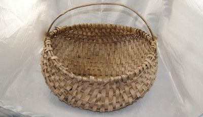 LARGE ANTIQUE PRIMITIVE 100 YR OLD SPLINT SPLIT OAK BUTTOCKS BASKET 