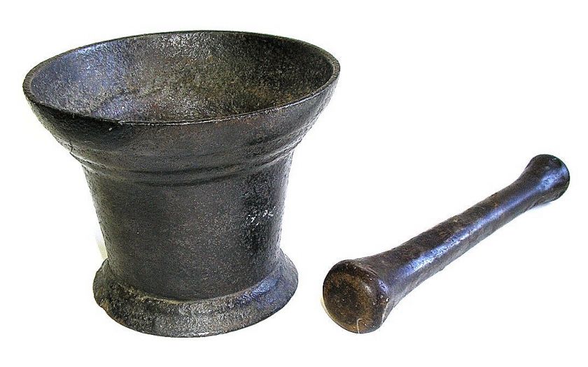 ANTIQUE MORTAR & PESTLE LARGE HEAVY CAST IRON  