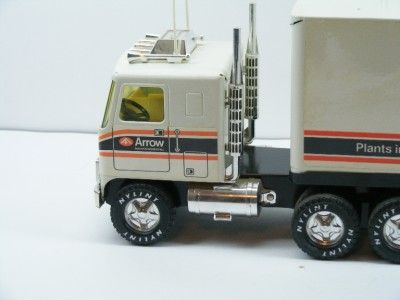 ViNtAgE DEALER ISSUED ARROW AUTOMOTIVE NYLINT TRACTOR TRAILER SEMI 