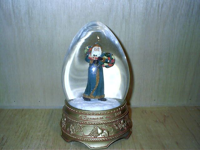 St. Nicholas Santa Musical Water Globe Hallmark  