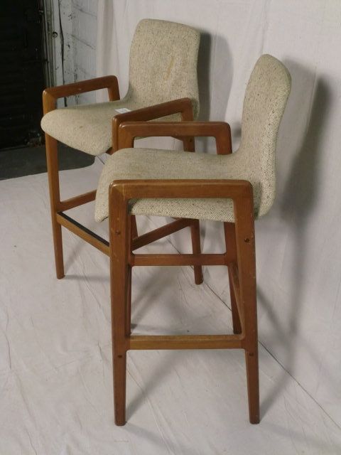 Pair Danish Modern Teak Tarm Stole Arm Stools (4714)r.  