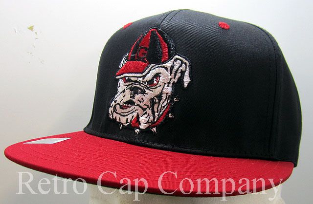 VINTAGE GEORGIA BULLDOGS RETRO SNAPBACK CAP  