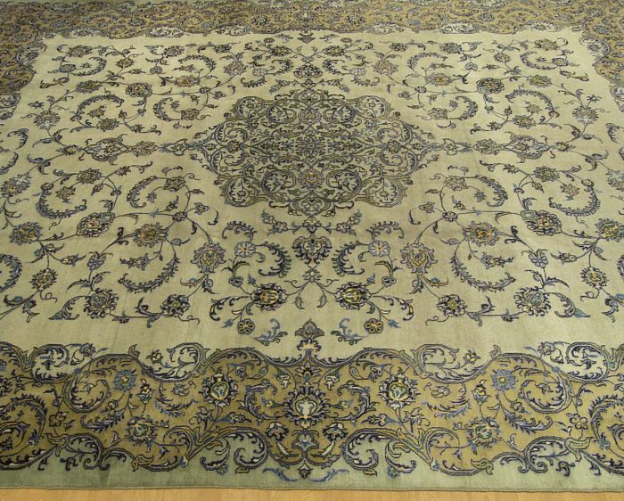   Antique Persian Royal Kashan Wool Rug Circ 1940s Great Condition