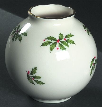 LENOX HOLIDAY GLOBE VASE CHRISTMAS HOLLY 24k GOLD TRIM  