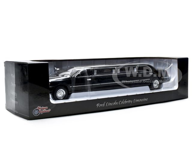 LINCOLN TOWN CAR LIMOUSINE 1/24 CELEBRITY LIMO BLACK  