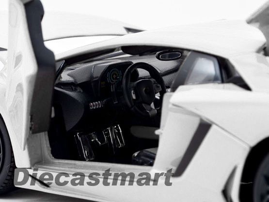 BbURAGO 118 2012 LAMBORGHINI ADVENTADOR LP700 4 WHITE  