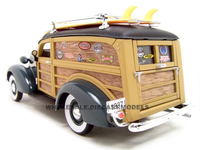 1937 STUDEBAKER WOODY WAGON GREEN 124 DIECAST MODEL  