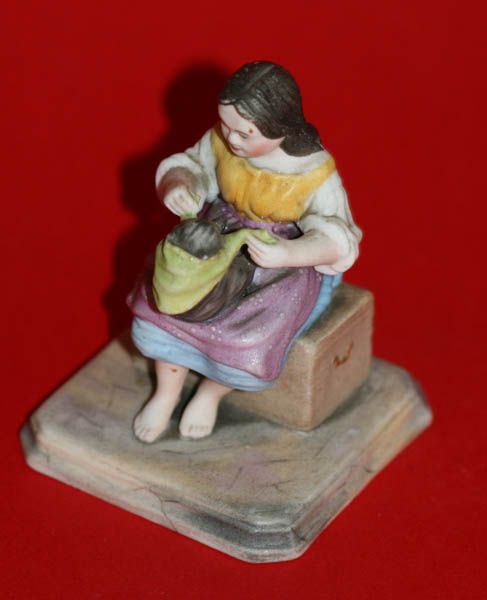 THUN KLÖSTERLE PORCELAIN FIGURINE GIRL & CAT c. 1856  