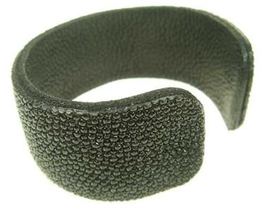 Black Stingray Expanable Bangle 3 cm wide B3402 ** New **  