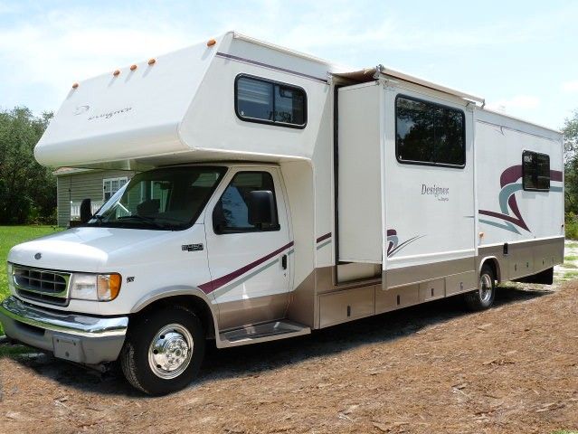 JAYCO DESIGNER WIDE BODY 32ft WITH SLIDE OUT, ONLY 32,858 Miles 