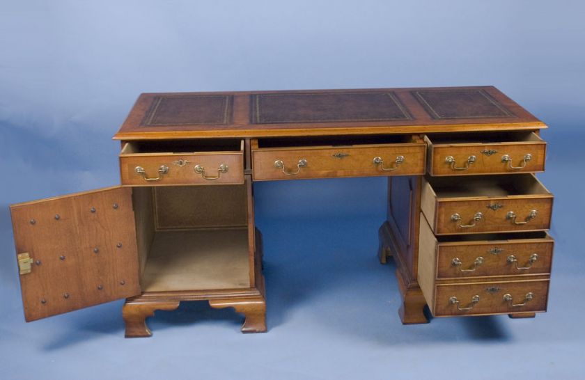 Antique Style Walnut Credenza Computer Desk Console  