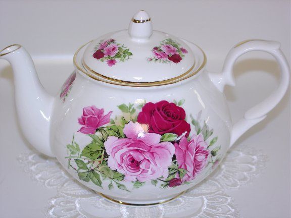 Fine Sheltonian Bone China Tea Set of Red Roses  