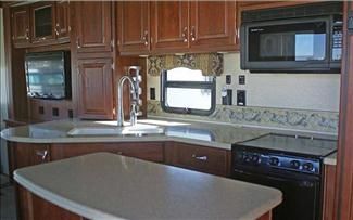 2010 Carriage Cameo 36FWS 36.11ft Fifth Wheel, 2 Slide Outs, Low Miles 