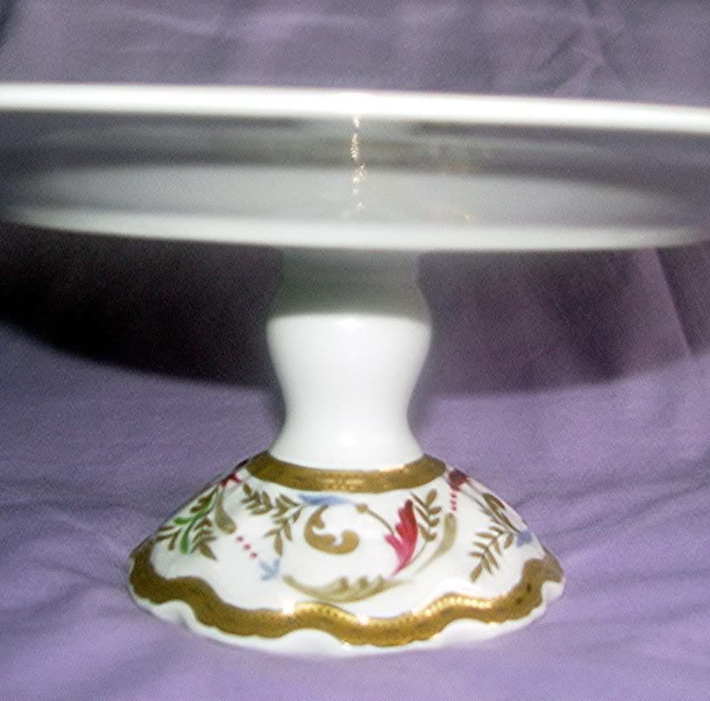 LOVELY CAKE STAND AND SERVER CHRISTMAS SORELLE EUC  