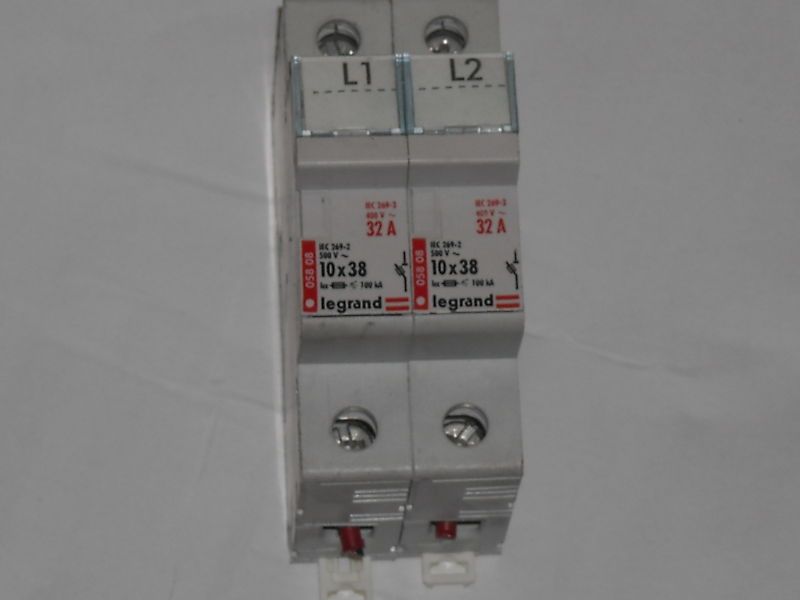 Lot 2 Legrand Fuse Block Holder 10x38 400V 32A 058 08  