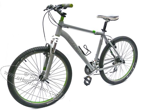 TREK 3700 21 SPEED MOUNTAIN BIKE  