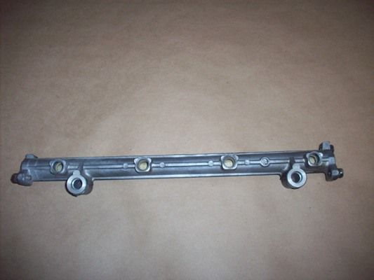 1994 1995 Mitsubishi Galant Fuel Rail 2.4L  