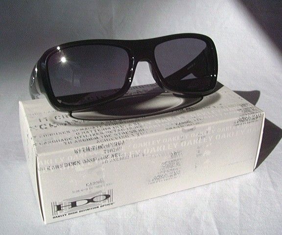 NIB OAKLEY MONTEFRIO SUNGLASSES #30 692 POLISHED BLACK W/ GREY 