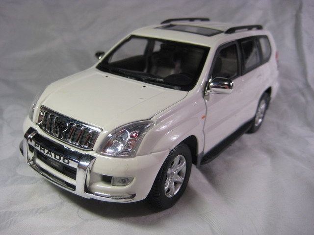 Toyota Land Cruiser Prado white Cararama Diecast Car Collection Model 