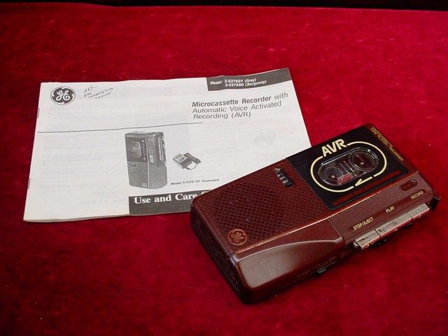   Electric MICROCASSETTE RECORDER AVR Automatic Voice Activated 5378BG